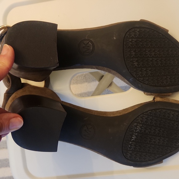 Michael Kors Olive Green Heeled Sandals. - Picture 6 of 8